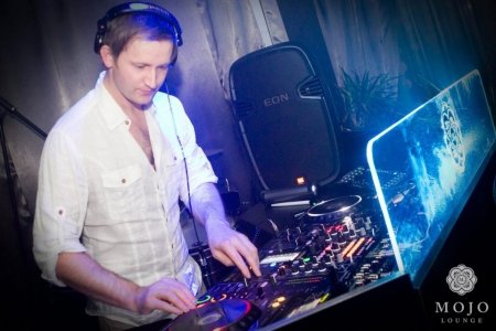DJ vestuvėms, jubiliejams, vakarėliams ir kitiems renginiams.