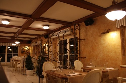 Restoranai, kavinės, barai, salės