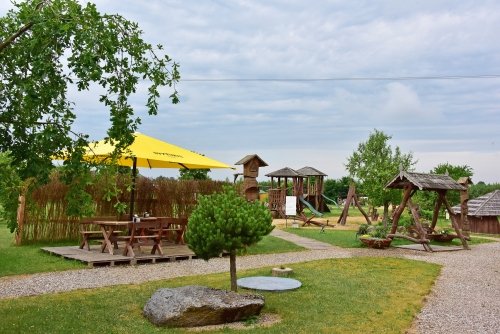 Restoranai, kavinės, barai, salės