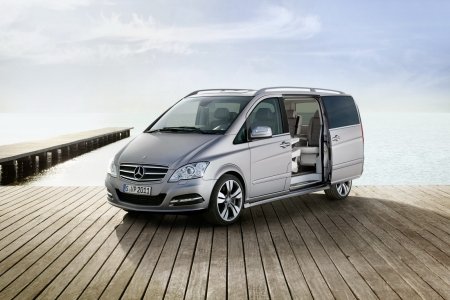 Mercedes Viano nuoma su vairuotoju