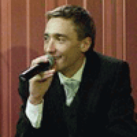 Profesionalus vestuvių vedėjas.