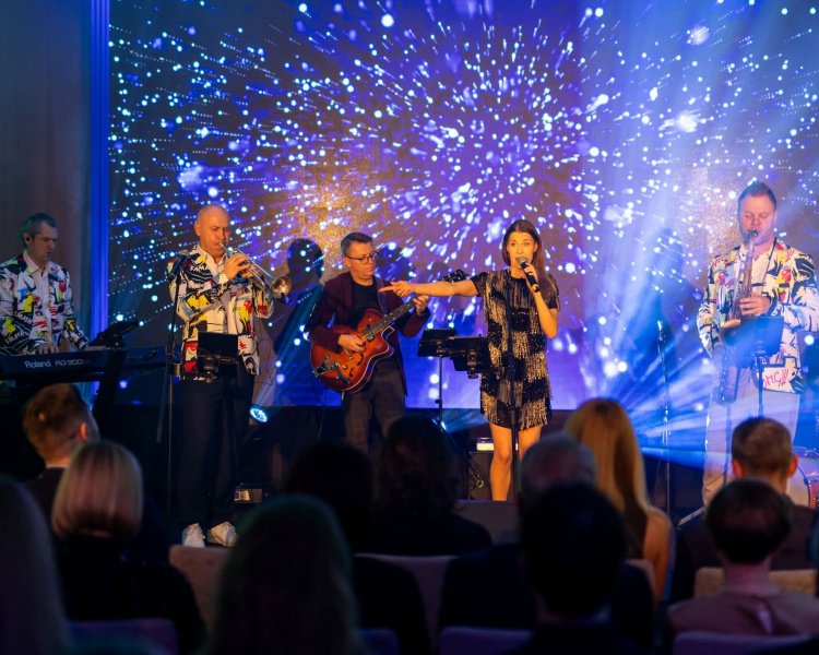 Gyvo garso grupė "Diksai" -  Muzika tobulai šventei !