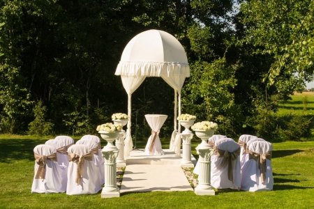 Vestuvinių arkų - koplytėlių nuoma