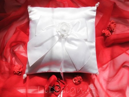 Vestuvine ir progine atributika