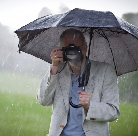 Reportažinė vestuvių fotografija, pageidaujant statytinė.