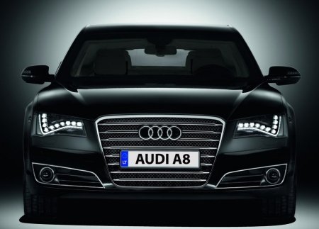 AUDI A8 nuoma (2014 m.)