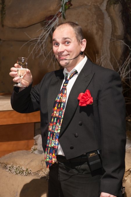 Profesionalus  renginių vedėjas -aktorius užsienio kalbomis