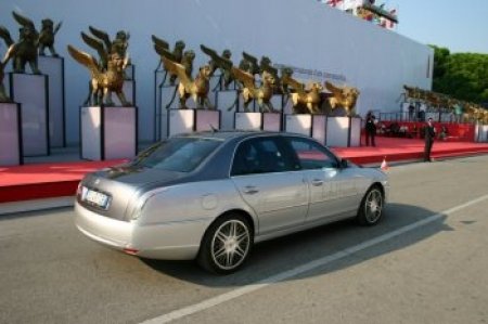 Egzotinio Lancia Thesis 100th automobilio nuoma jūsų šventėje!