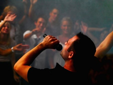 Karaoke - puikus būdas šauniai pasilinksminti