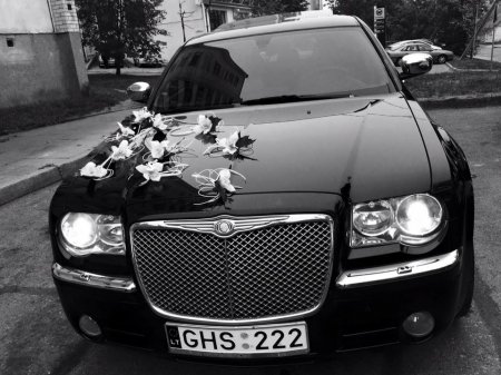 www.arnoauto.lt CHRYSLER 300C nuoma