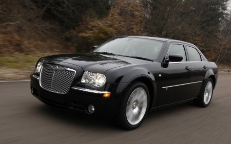 Prabangių CHRYSLER 300C automobilių nuoma įvarioms progoms.