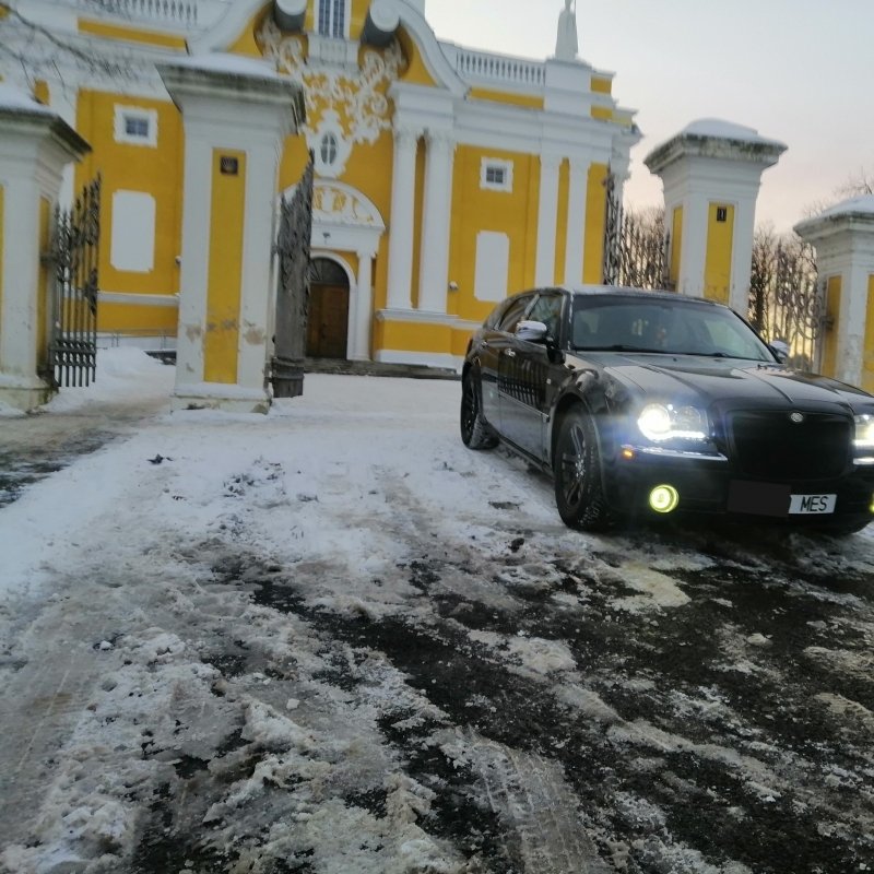 Nebrangiai pavežioju vestuves su legendiniu chrysler Panevėžys