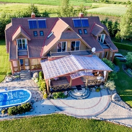 Vila RA - sodyba vestuvėms Molėtų ežerų krašte.