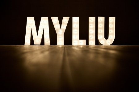 Šviečiančių raidžių MYLIU nuoma