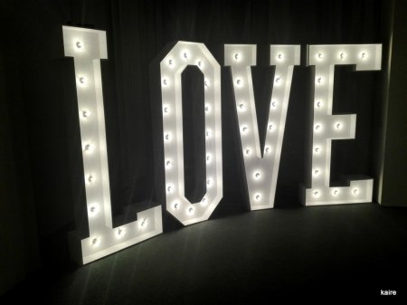 Šviečiančių raidžių nuoma