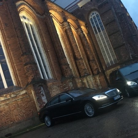 Mercedes E200, S500L, V200d automobilių nuoma vestuvėms :)