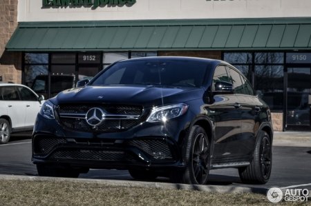 Nuomojamas prabangus mercedes benz gle coupe automobilis 