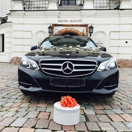 2016 metų juodo Mercedes nuoma Jums .