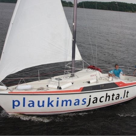 jachtos ar laivo nuoma pasiplaukiojimui Kauno mariose