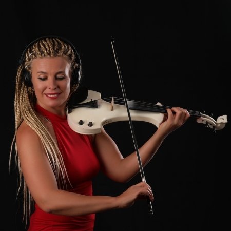 Smuikininke, DJ. Programos su šokėjais , Vakaro vedimas!!!