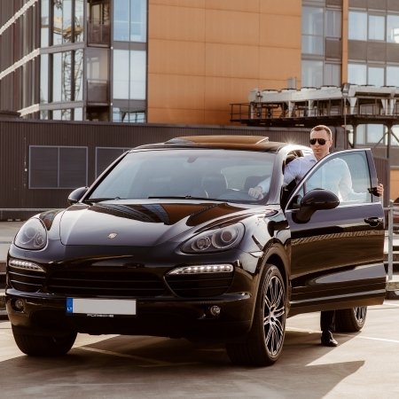 Nuomuojamas prabangus ir sportiškas PORSCHE markės automobilis.