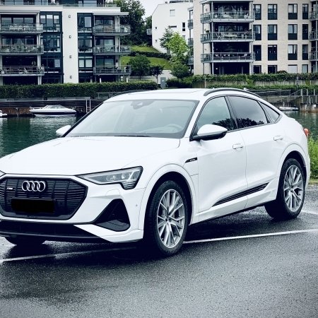 Automobilio nuoma su vairuotoju vestuvėms!