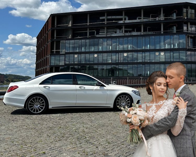Baltas Mercedes-Benz S-Class long, shadow line, automobilio nuoma su vairuotoju 