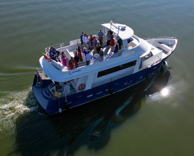 ⚓ Laivas „Gresa“ – Jūsų vestuvių pasaka kintančių vaizdų apsuptyje